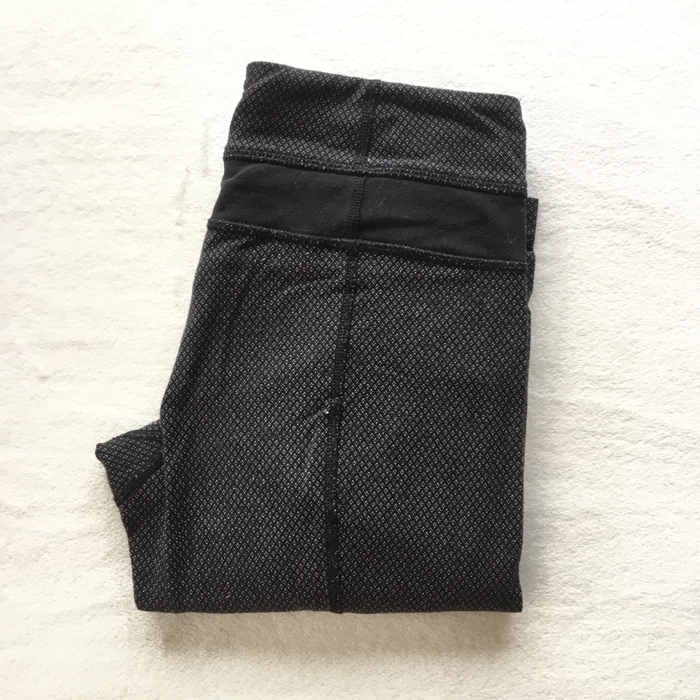 Lululemon patterned Luon yoga pants leggings